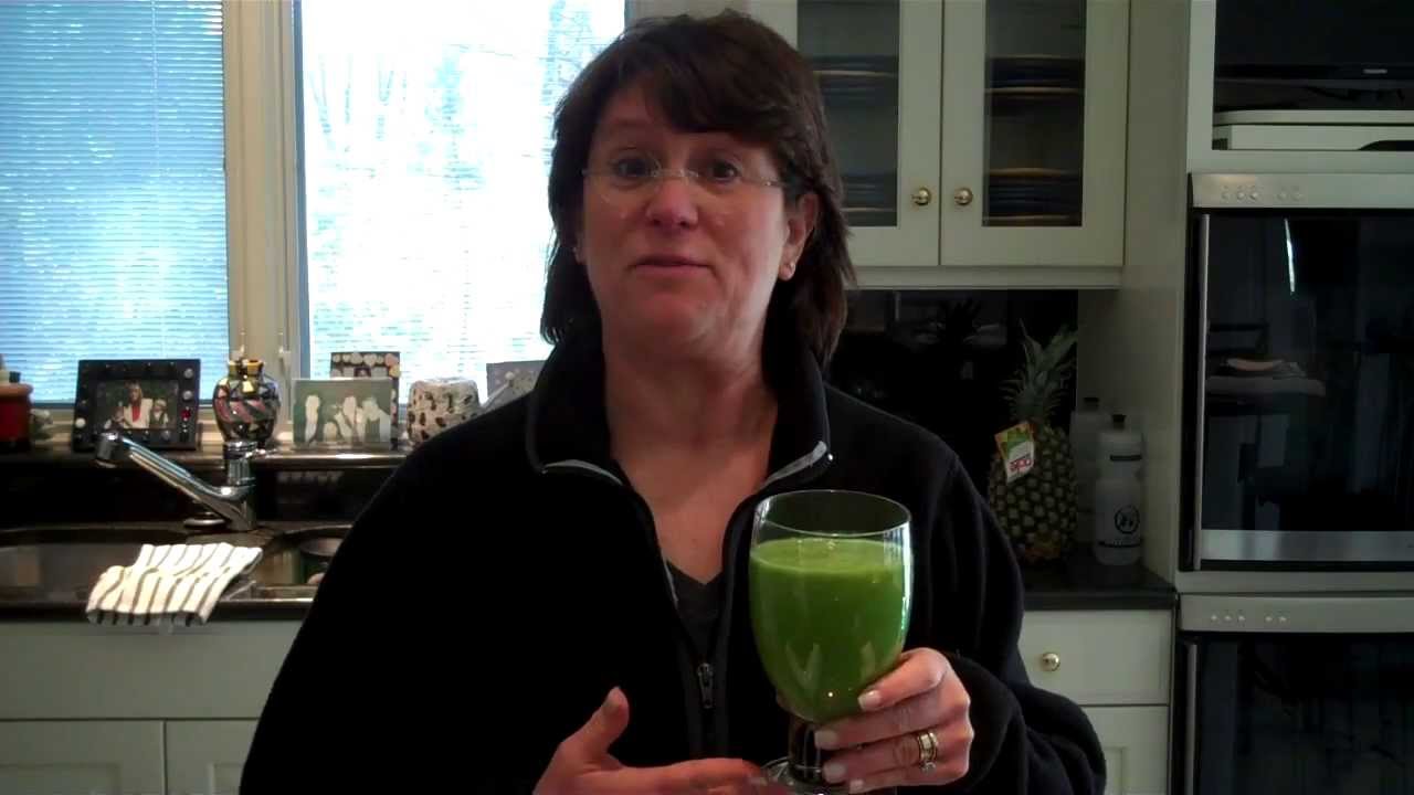 How To Make A Delicious Heart-Healthy Green Smoothie