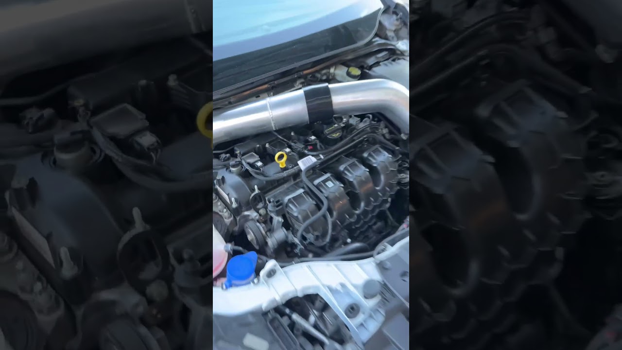 ОГРОМНЫЙ! 4-дюймовый впуск!! Большой турбонаддув Ford Focus ST! Безумный звук!