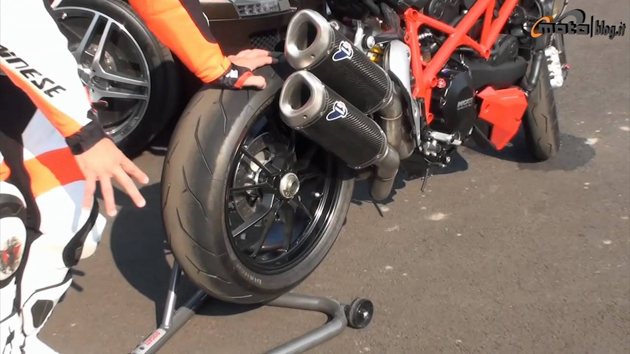 Ducati Streetfighter 848 - Test sul circuito di Modena
