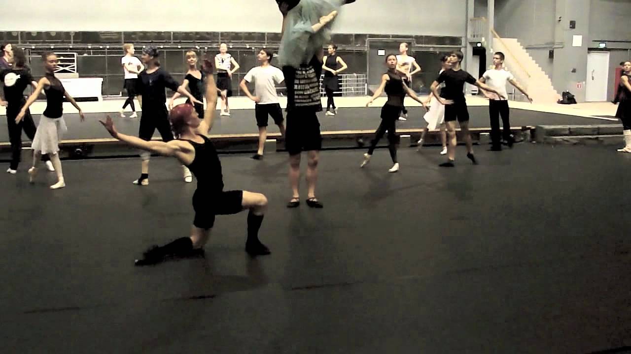 Federico Bonelli & Kremlin Ballet [rehearsal in Moscow]