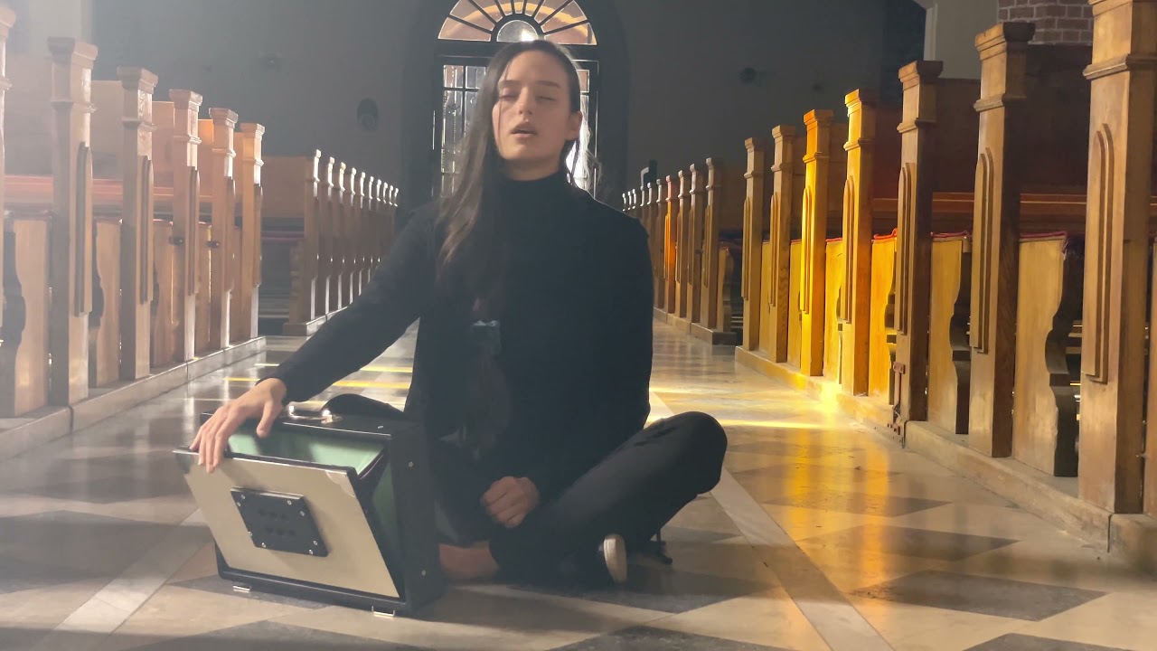 Lokah Church Impro - Sofia Le (shruti box)