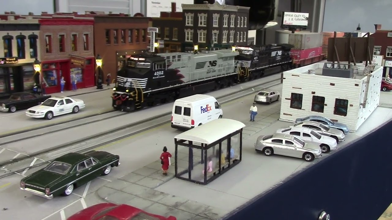 Running Trains on Dave's CRE #HO #HO Model Trains #CRE