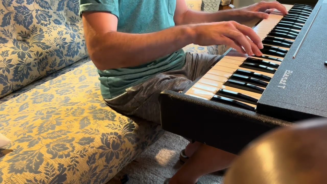 HOHNER Pianet T Demo: “Lady Bossa-Nova”