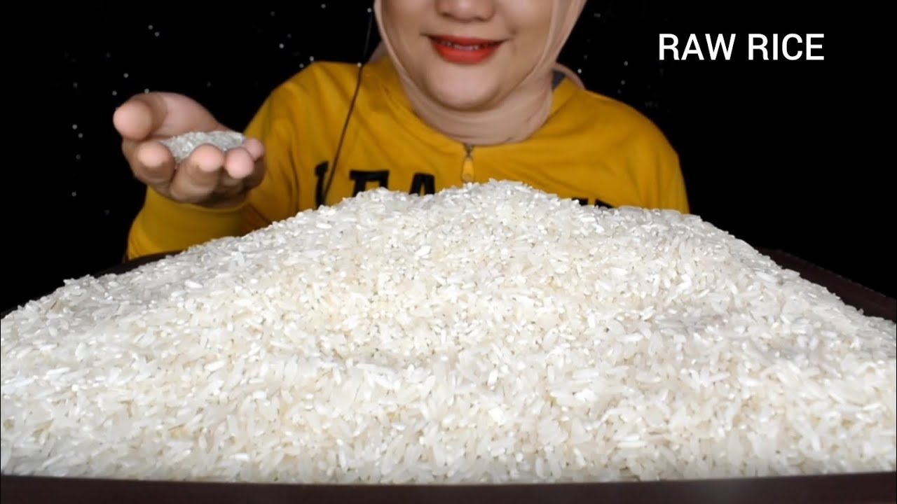 ASMR RAW RICE EATING || RAW RICE || MAKAN BERAS MENTAH PAKE TANGAN