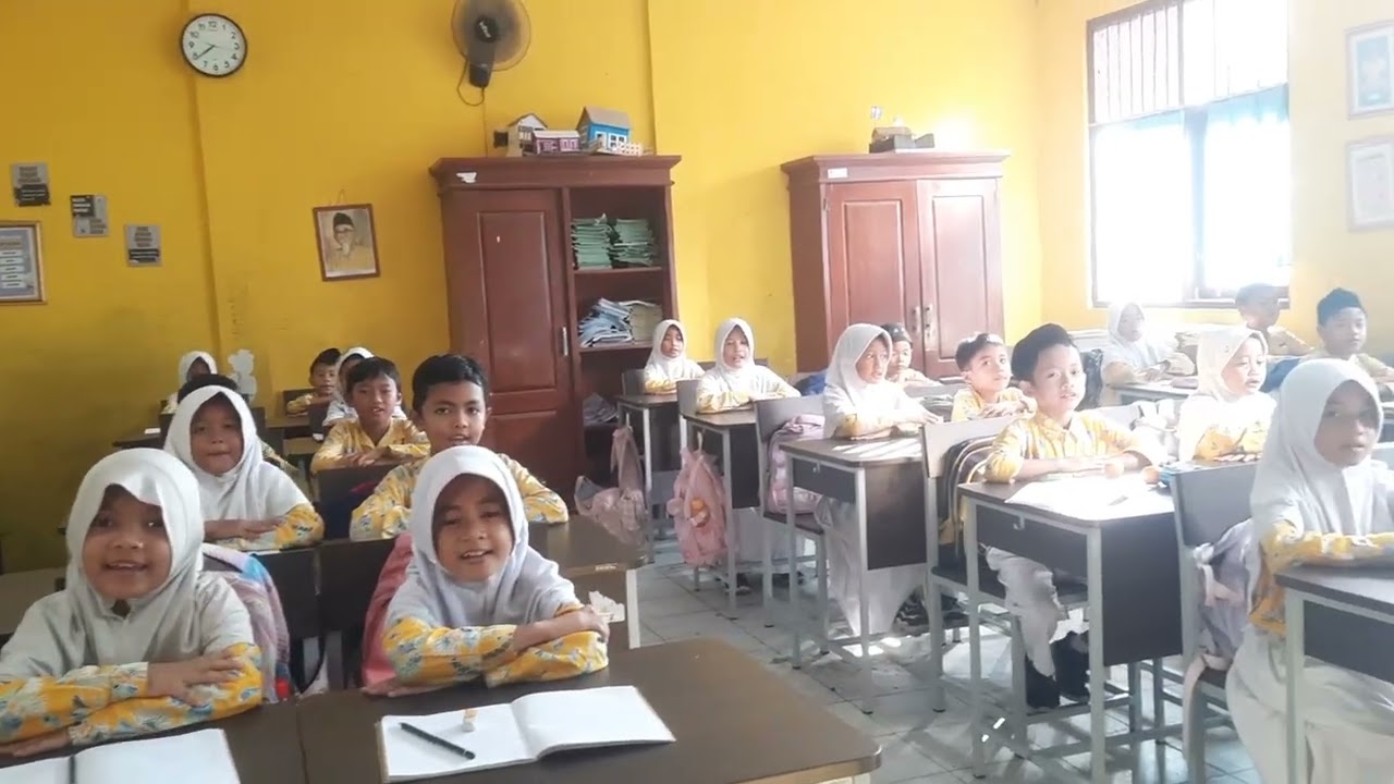 Anak Kelas 2.B soleh solehah 😘