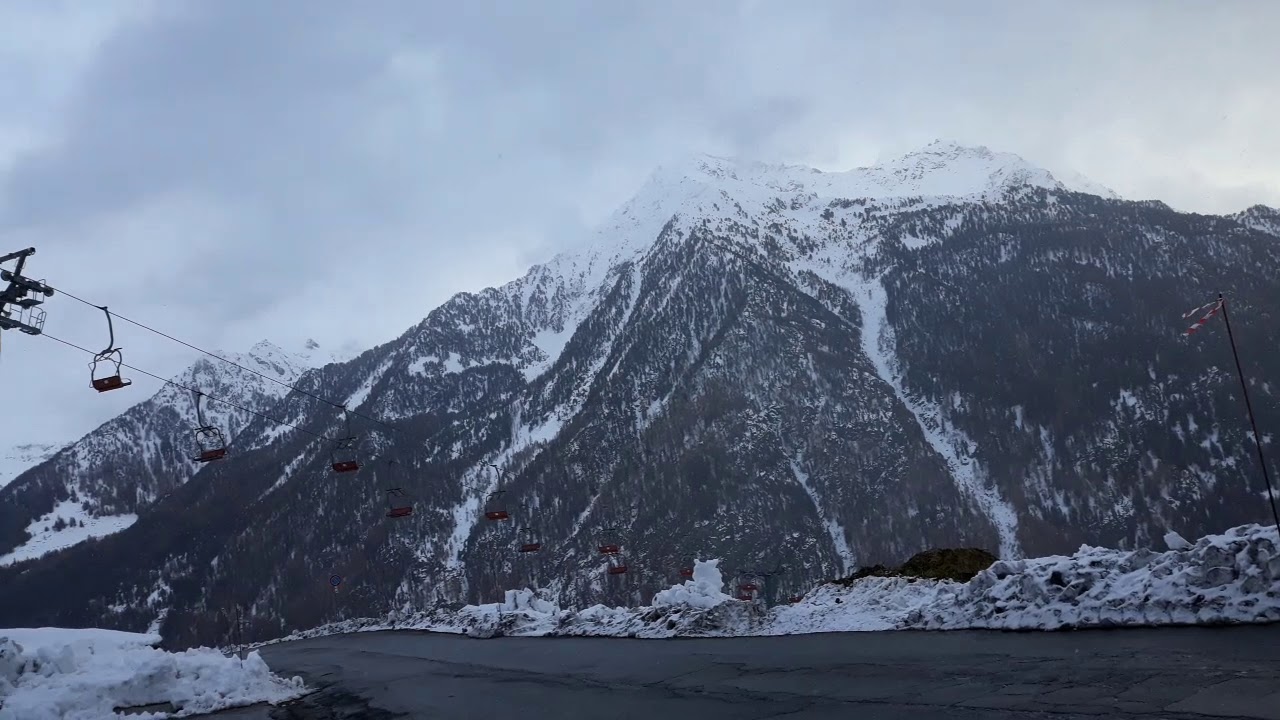 SKI SNOW MOUNTAIN / SKI RESORT PLACE IN ITALY..SKI LOVERS  SNOW DURING WINTER.SKI SNOW SPORTS RESORT