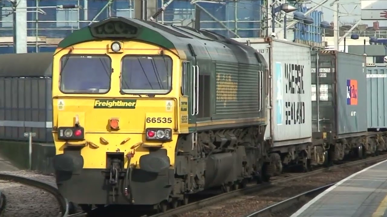 M27 from January 2009 to April 2009. This is Part 2 of 5 at Stratford & London Bridge. (my videos)