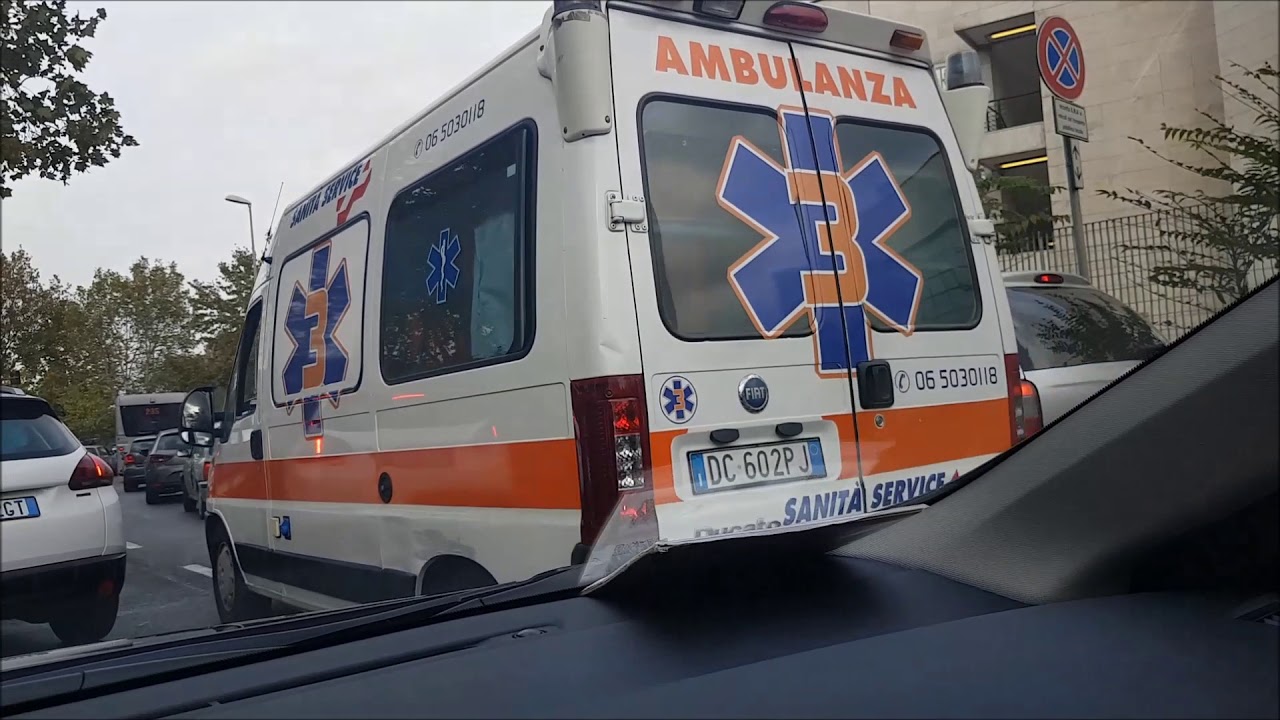 [Emergenza] 3 x Ambulanza e Carabinieri nucleo Motociclisti in sirena.