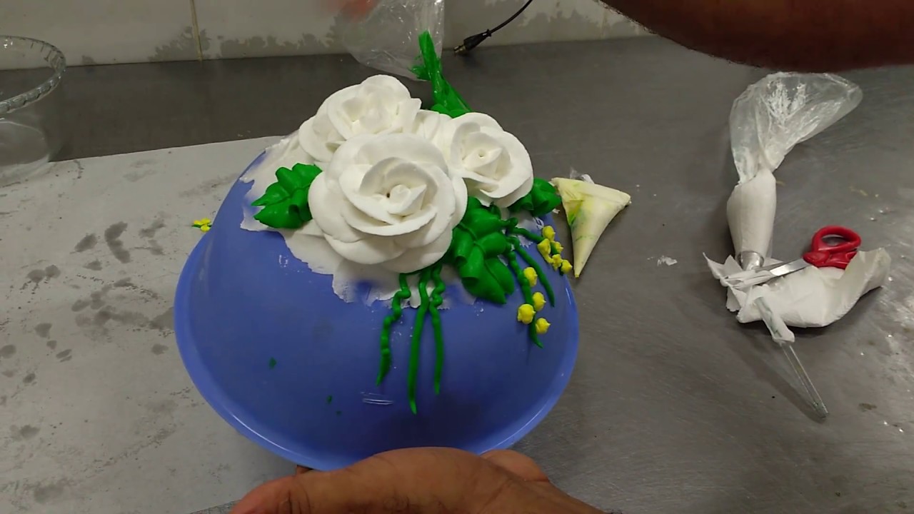 Rosas com chantilly feitas na CANETA