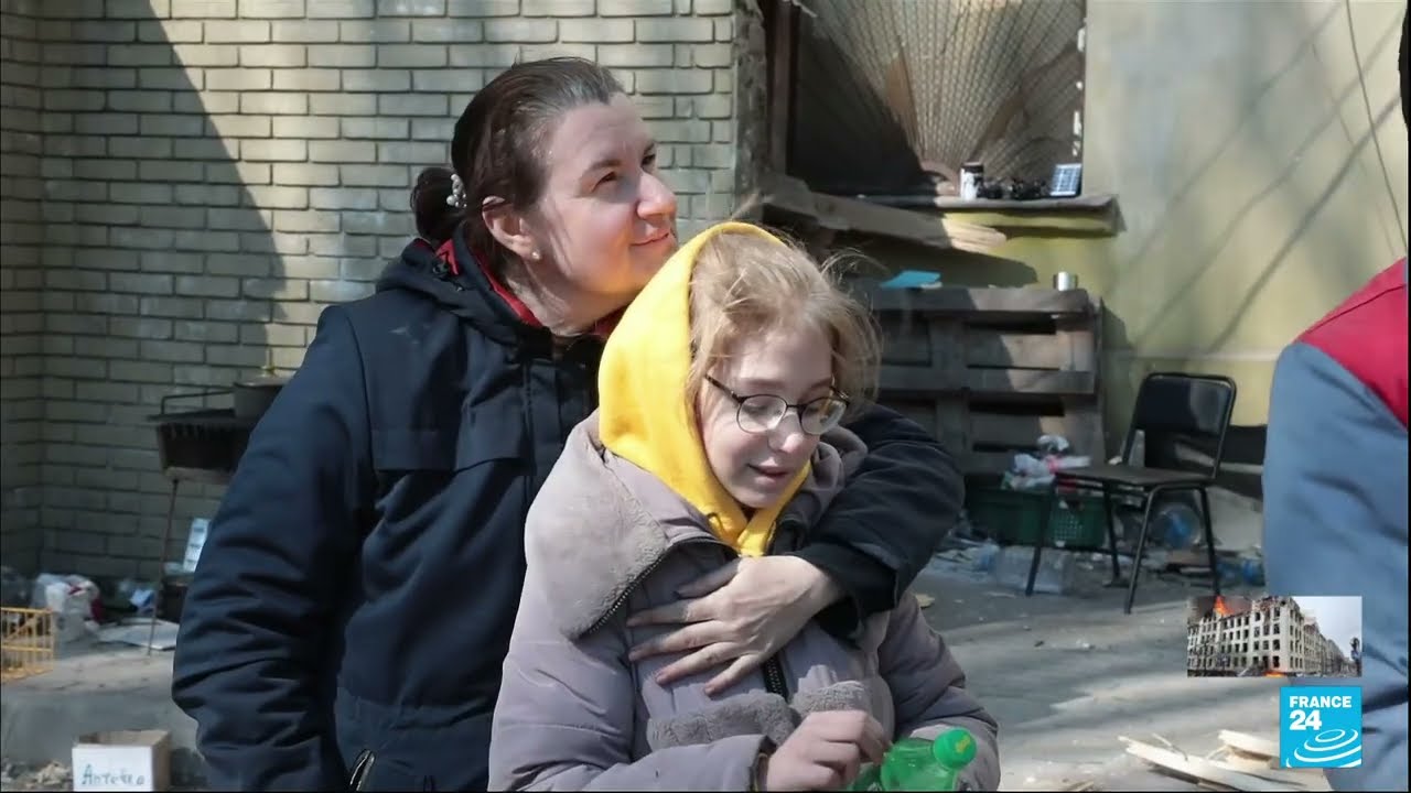 War in Ukraine: The daily life of children in war-torn Mariupol • FRANCE 24 English
