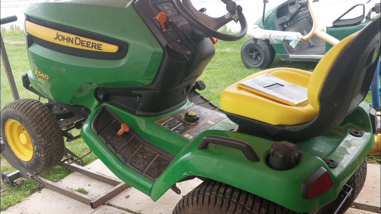 X540 John Deere lubrication.