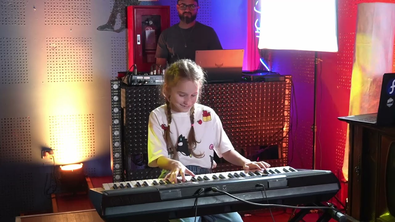 Alisa Kristich - 21 Guns - Green Day - Piano