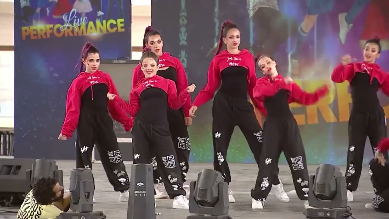 The American international school I Dancing Group MIDDLE - Final live Performance