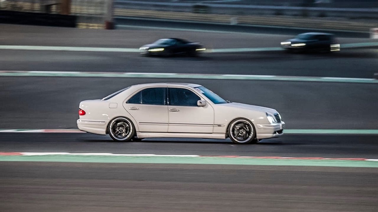 Mercedes-Benz E55 AMG W210 - Dubai Autodrome Session