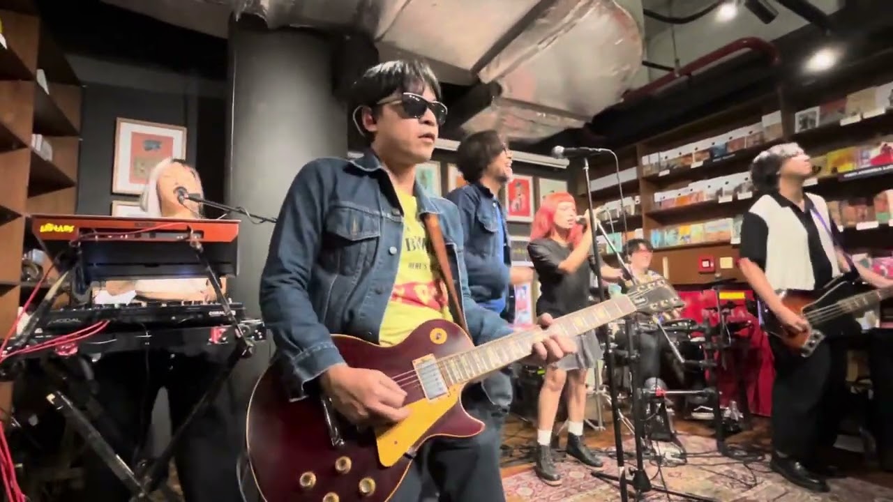 The Upstairs - Dansa Akhir Pekan (Live at Makarya, Jakarta 11/2/2025)