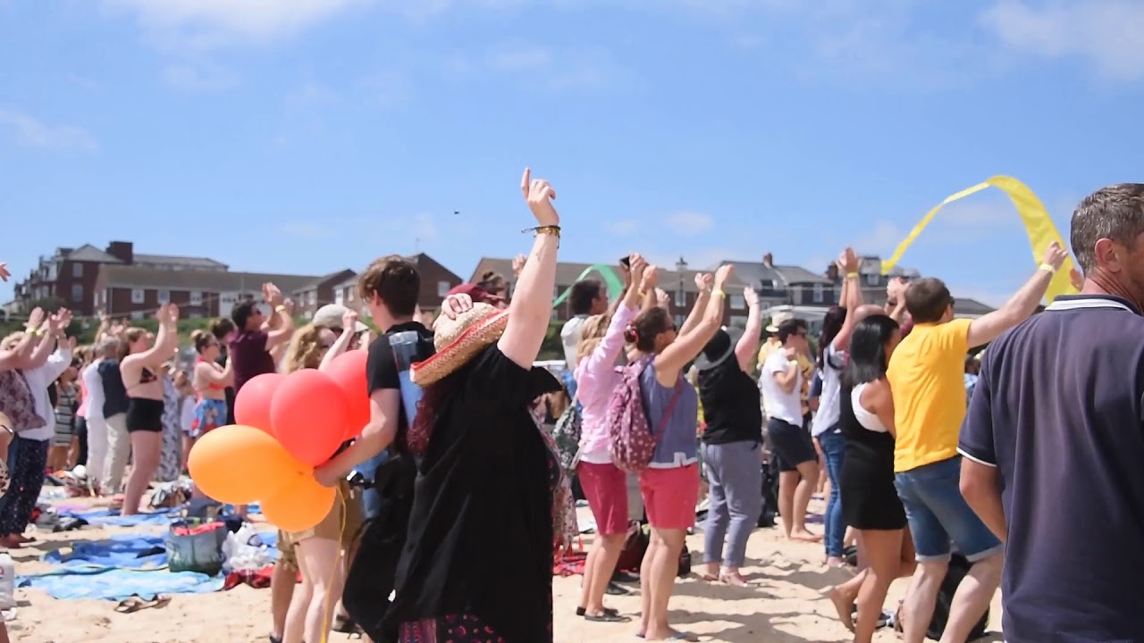5000 extras at Gorleston beach