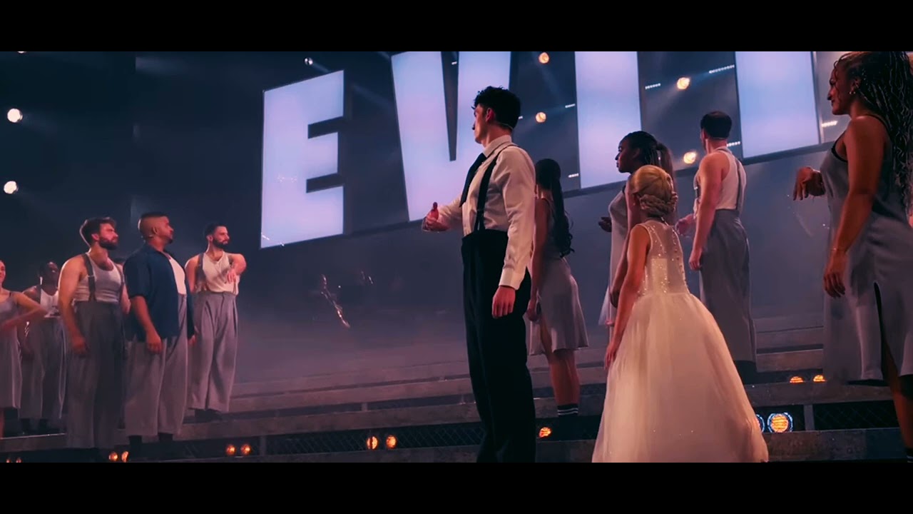 Ovation for RACHEL ZEGLER and EVITA cast at The London Palladium 