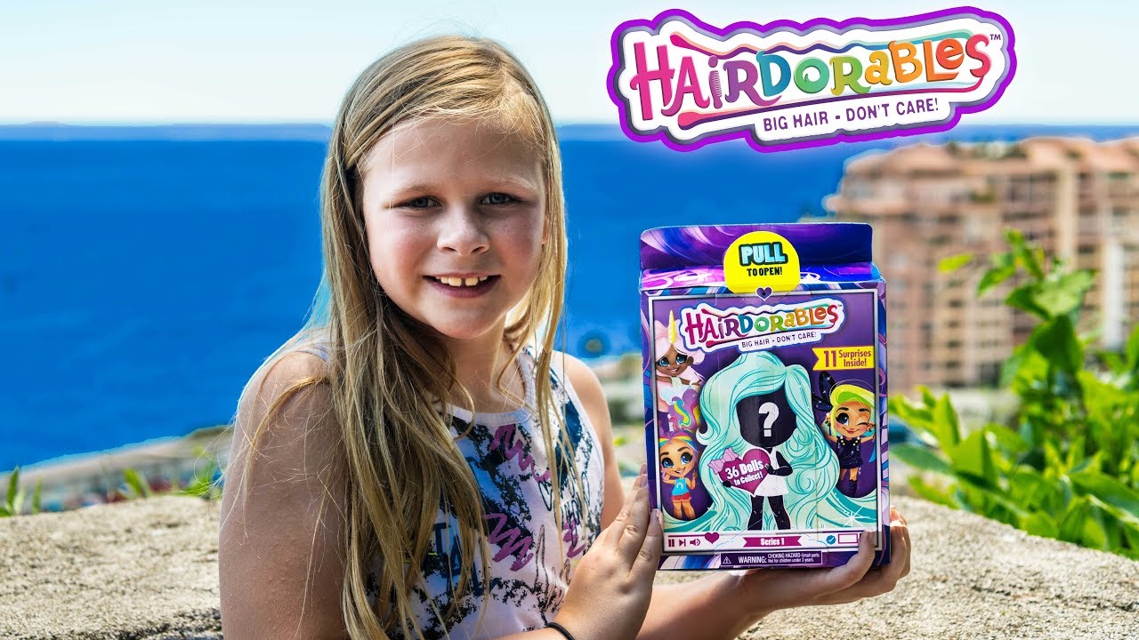 Assistant Opens New Hardorables Ultimate Surprise Toys by the Ocean