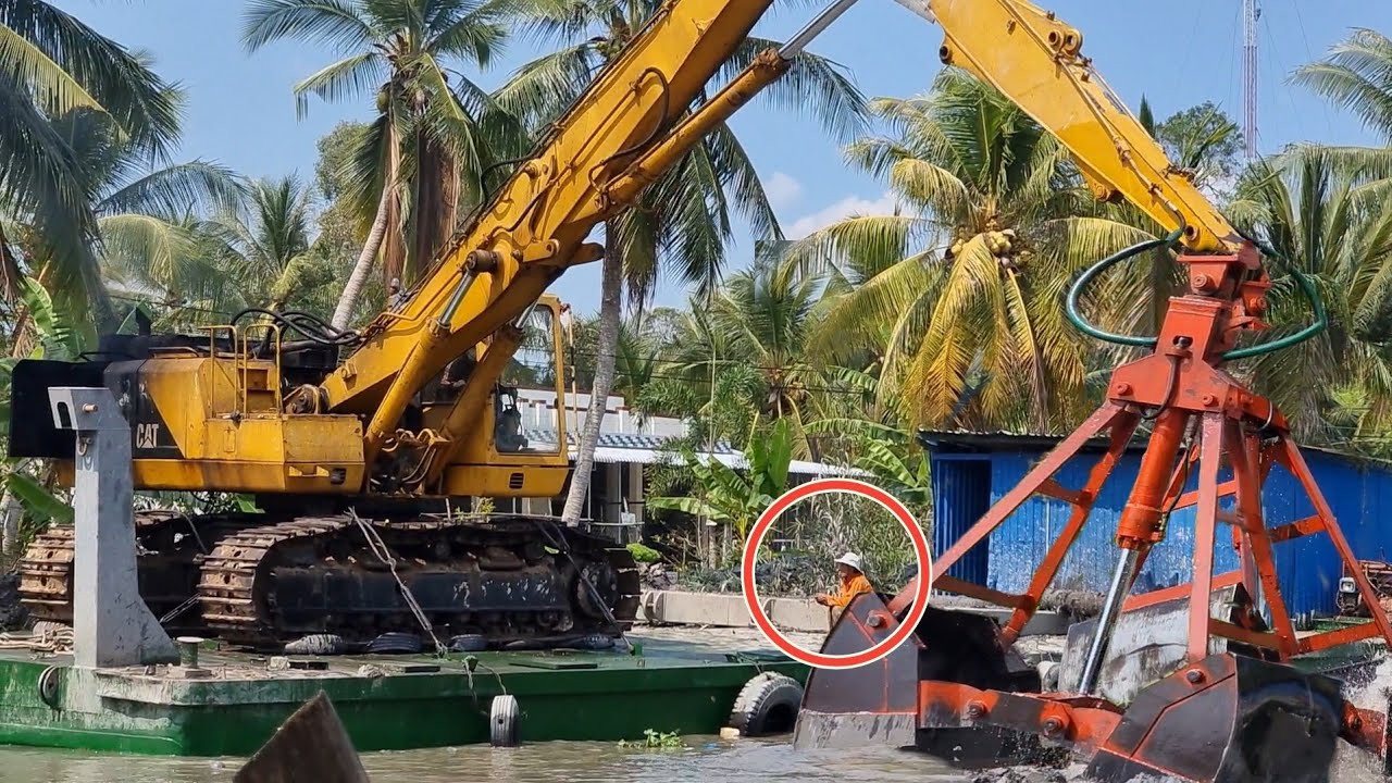 Xe cuốc CAT như vậy xem mới đã mắt - Bẻ dừa như bẻ Tăm