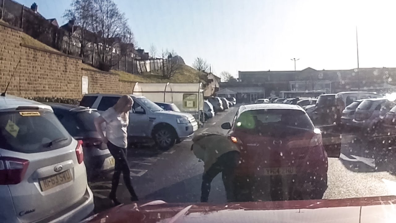 Idiot Drivers UK: Compilation 31. Angry Dashcamman.