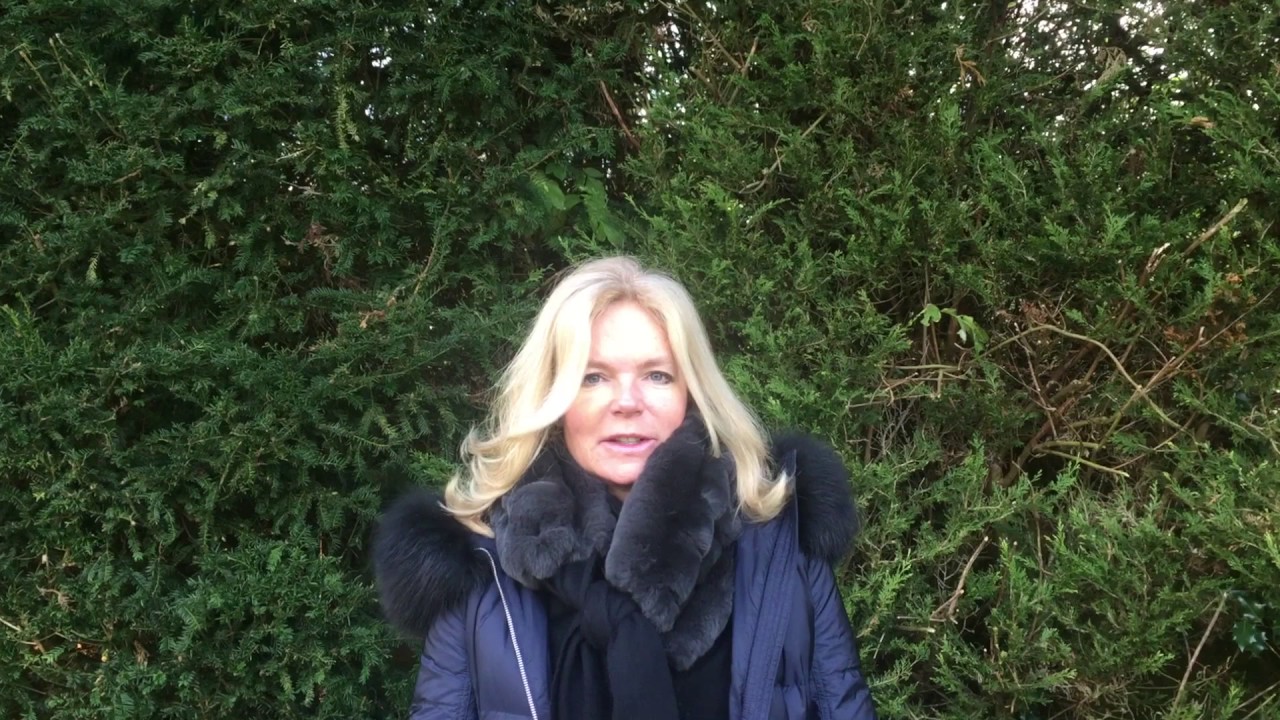 Lucinda Rileyn tervehdys suomalaisille lukijoille