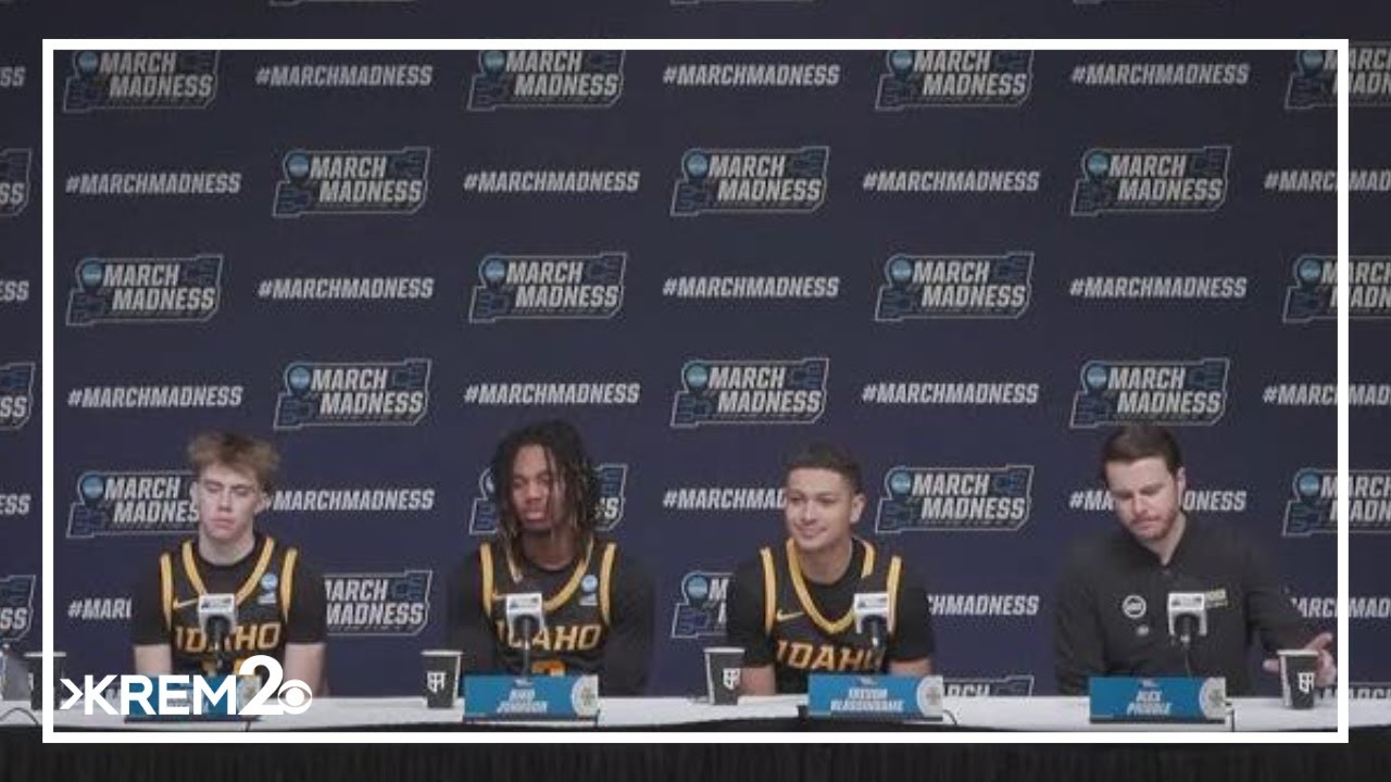 Игроки команды Idaho Vandals обсуждают поражение в первом раунде турнира NCAA от команды Houston.