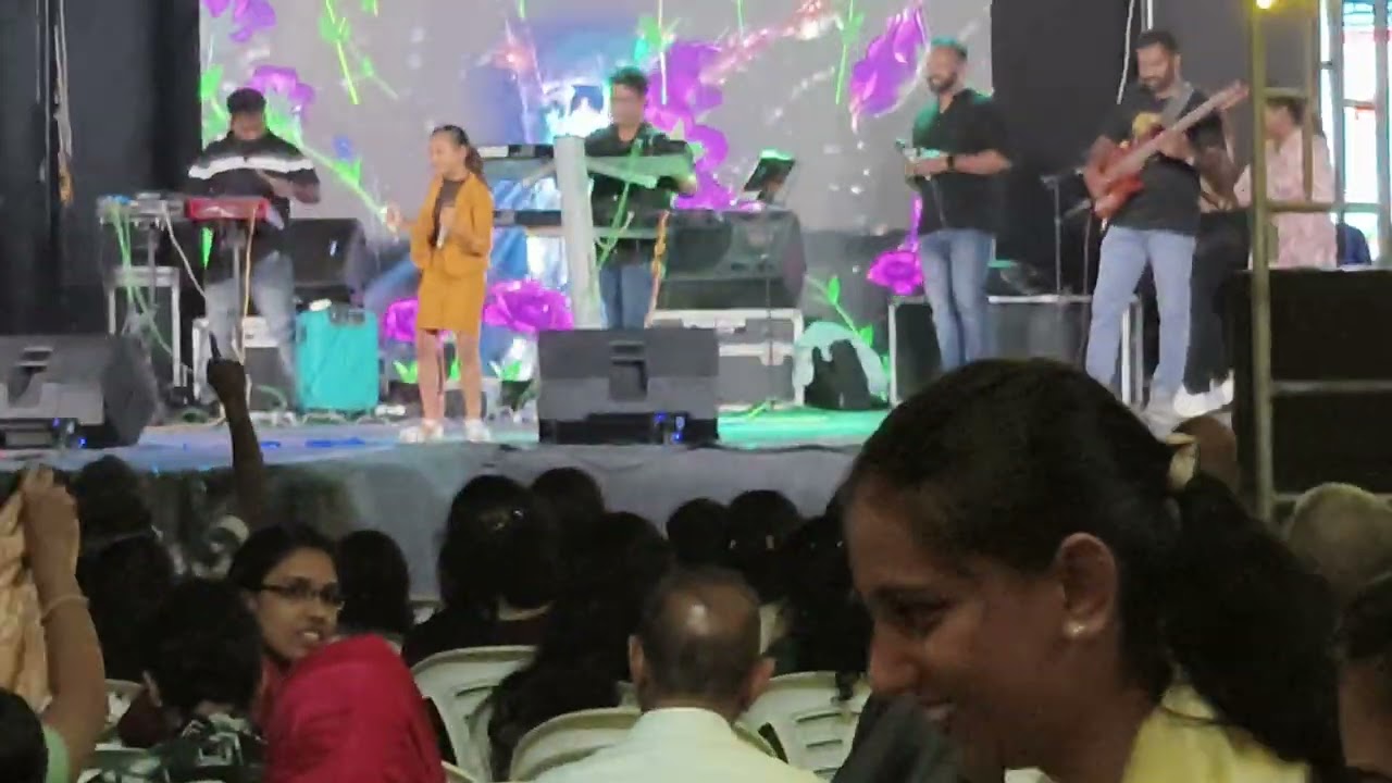 ടോപ് സിങ്ങർ ഫെയിം ആൻ സെറ #ganamela #stageshow #topsinger 