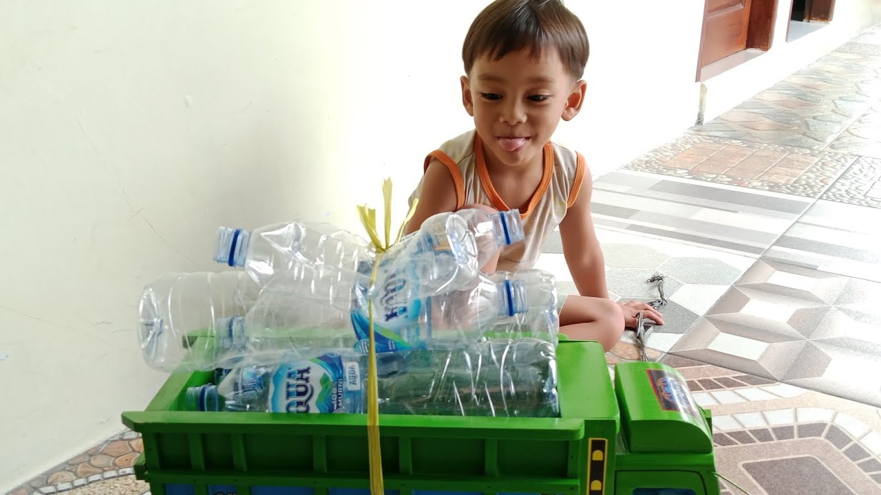 EDISI MENSPIL  MINIATUR TRUK OLENG YG BARU WARNA IJO GAESS... 