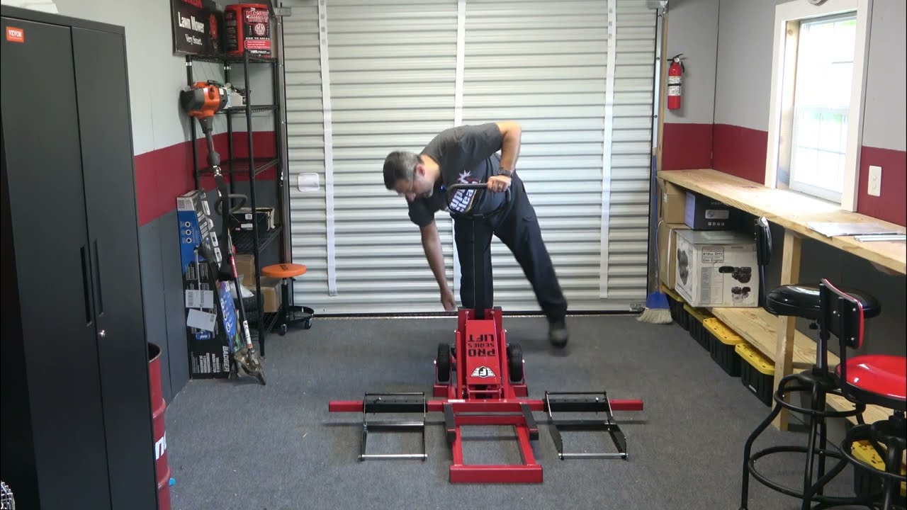 Подъемник для газонокосилок Fisher компании Harbor Freight. Сборка и обзор.