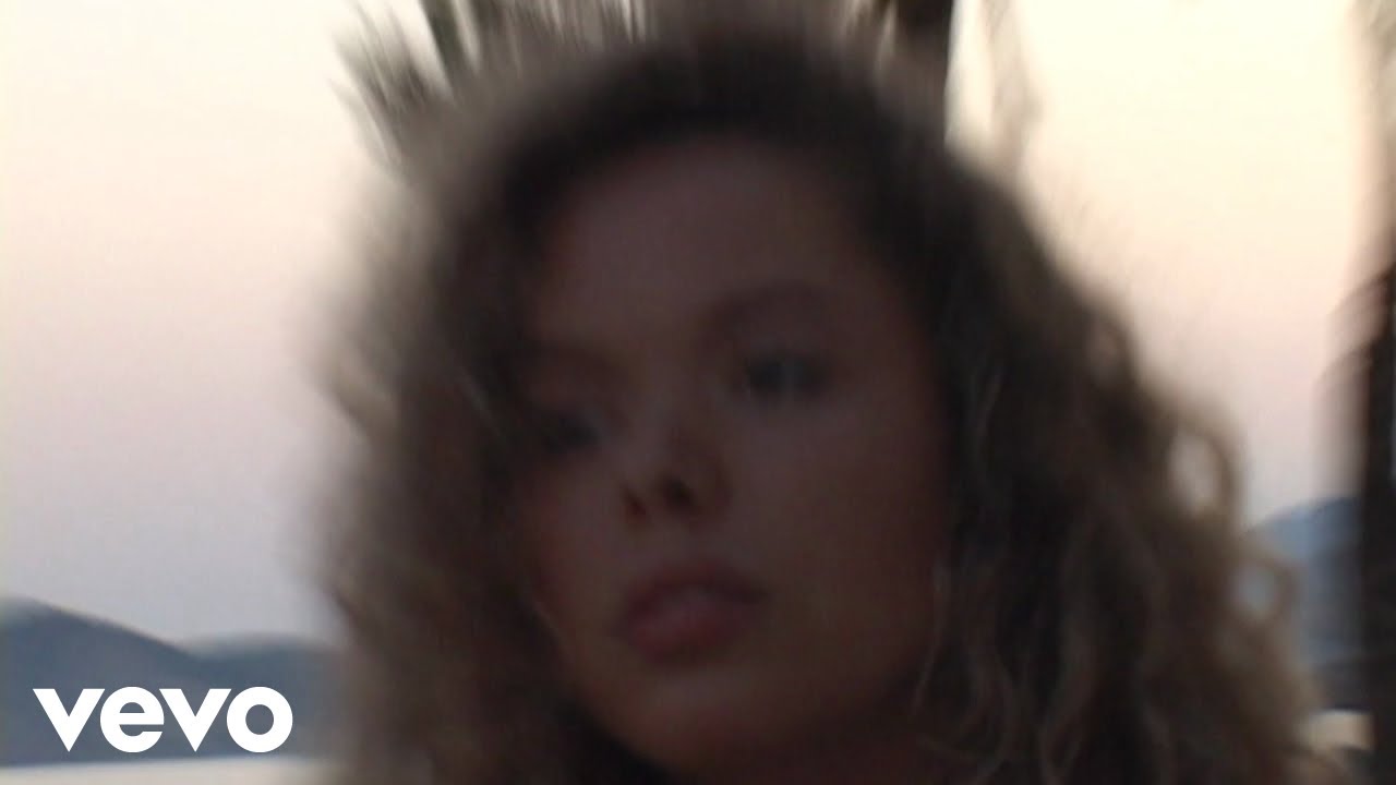 Nil&uuml;fer Yanya - Mutations (Official Visualiser)