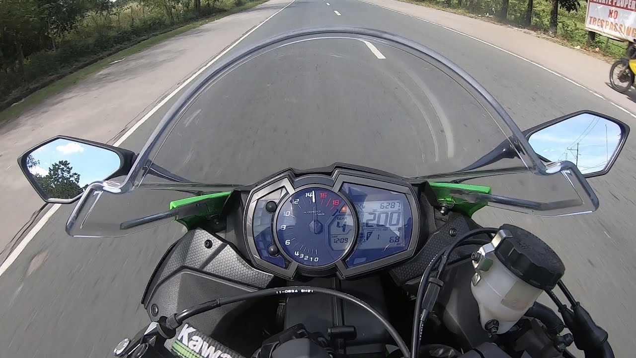 Kawasaki ZX6R 2019 exhaust sound at 16k RPM onboard and flyby