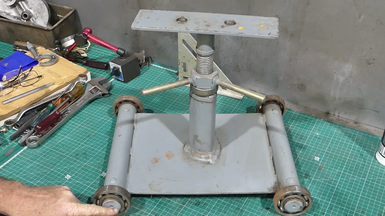 Kangaroo Stew # 237 Part 2  A look at my home made Splitting Stand