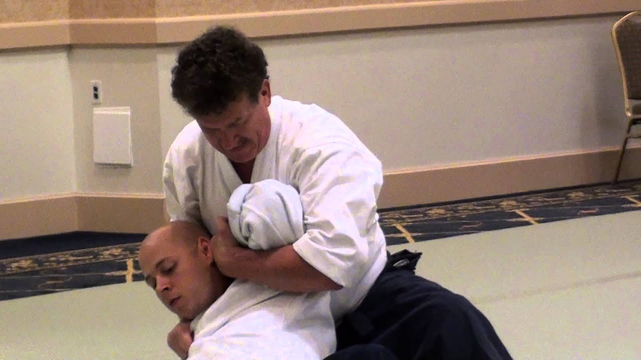 demonstraing katatori kubi-shime