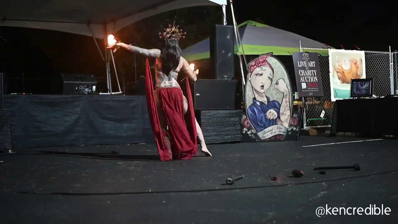 Cervena Fox - Queen of the damned Fire Show