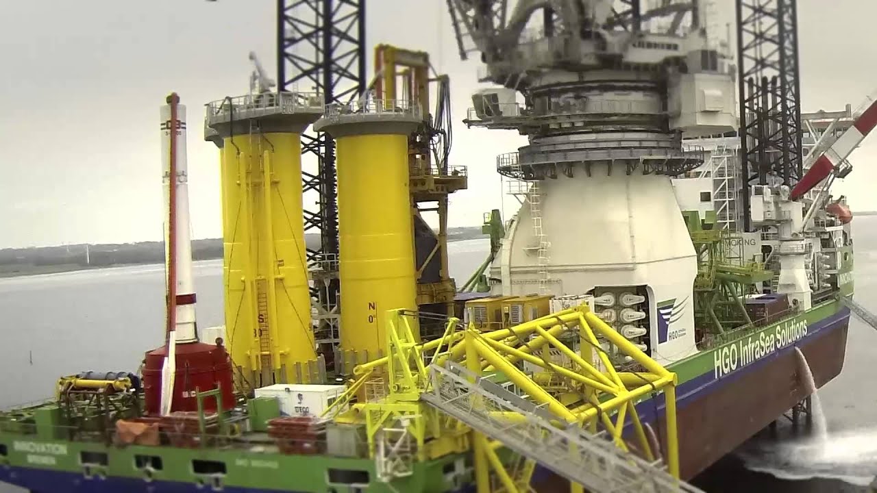 Aalborg Havn udskibning af havvindmøllefundamenter fra Bladt Industries