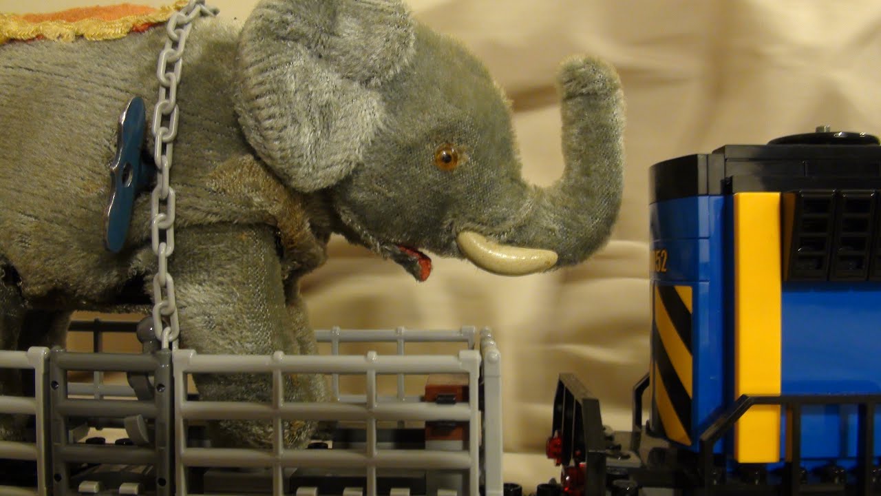 Elephant's Escape - A Lego Stop Motion Animation