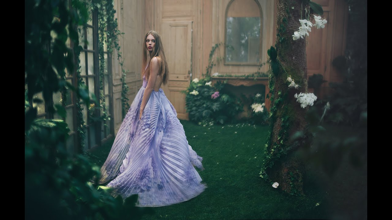 Vogue China - Lost in Wonderland (with Lauren de Graaf)