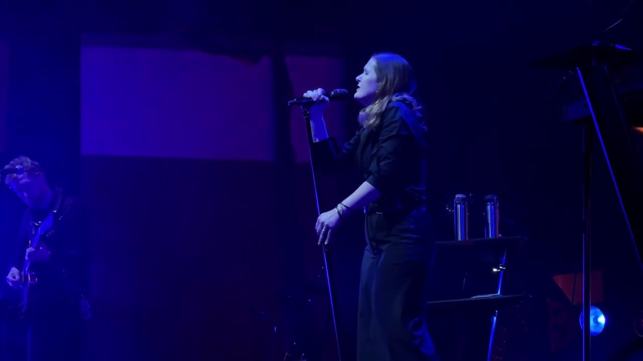 [2025-02-17] Alison Moyet - 