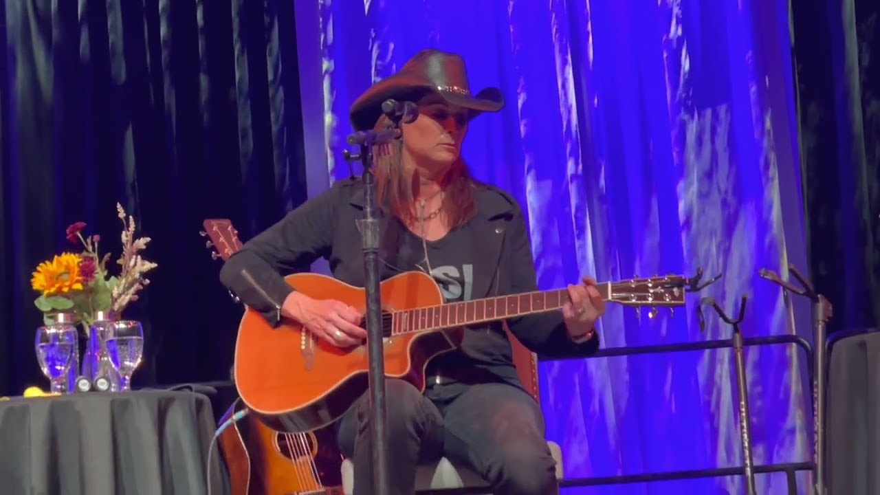 “Chicks with Hits” Medley in Columbus, OH, 3/11/22