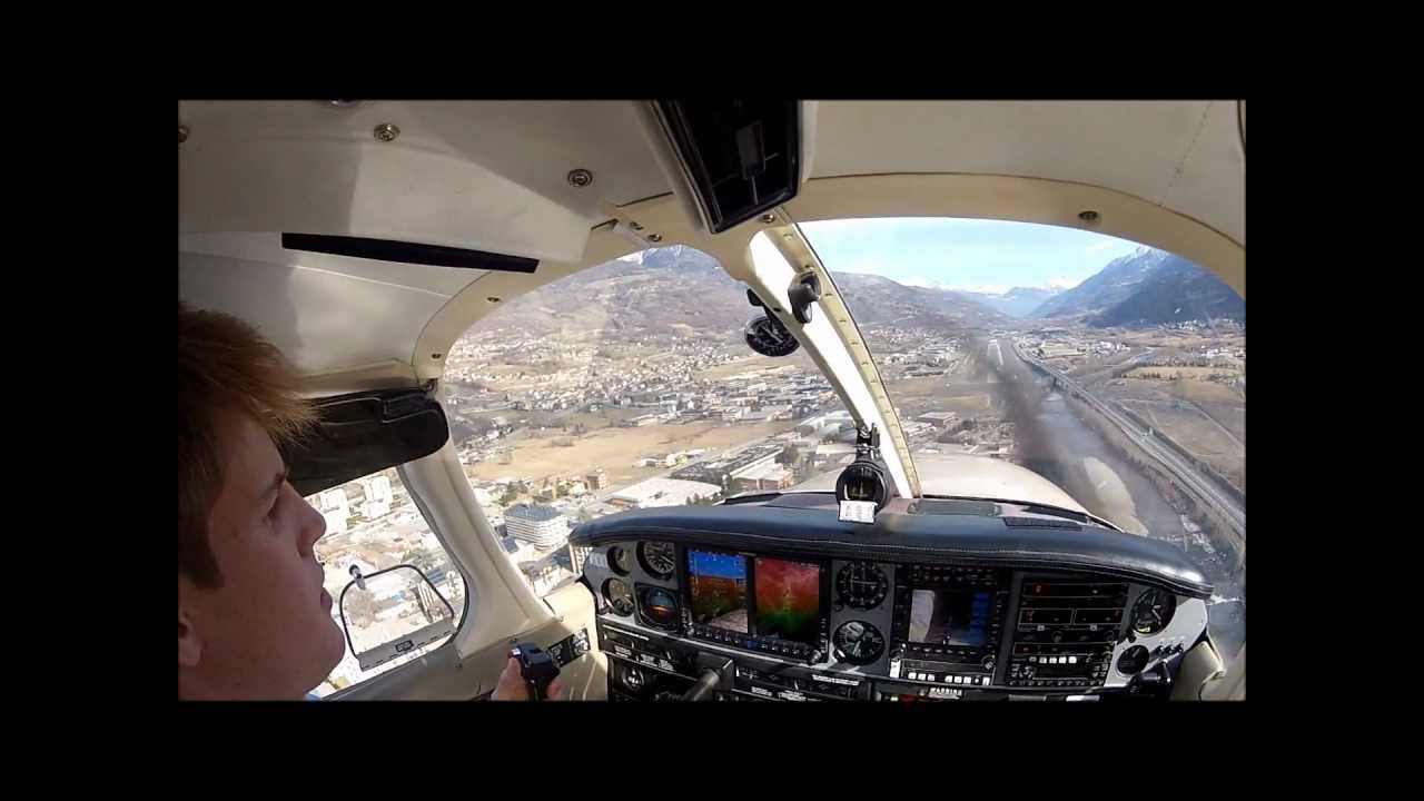 Michelangelo Albertazzi Valle di Aosta e atterraggio a LIMW ( Aosta ) con il Piper PA28 RT