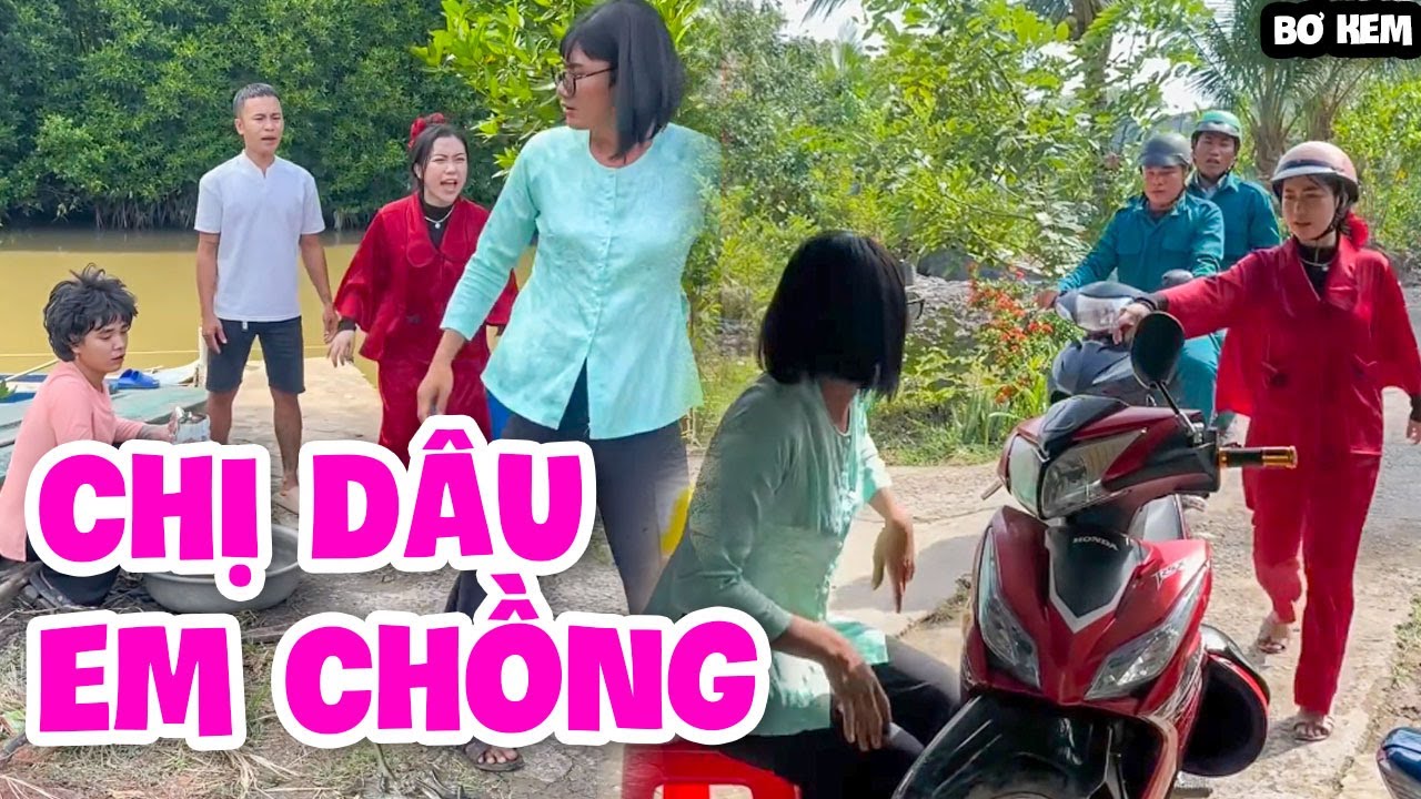Chị D&acirc;u Kh&ocirc;ng Biết Điều Đến Quấy Ph&aacute;, Bơ Kem Gọi C&ocirc;ng An Bắt L&ecirc;n Phường Cực Căng | Bơ Kem