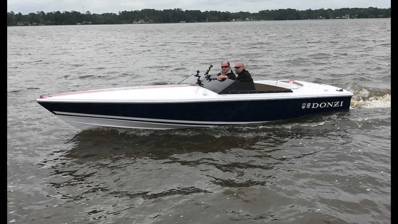 380 HP Donzi 22 Classic - One Wake