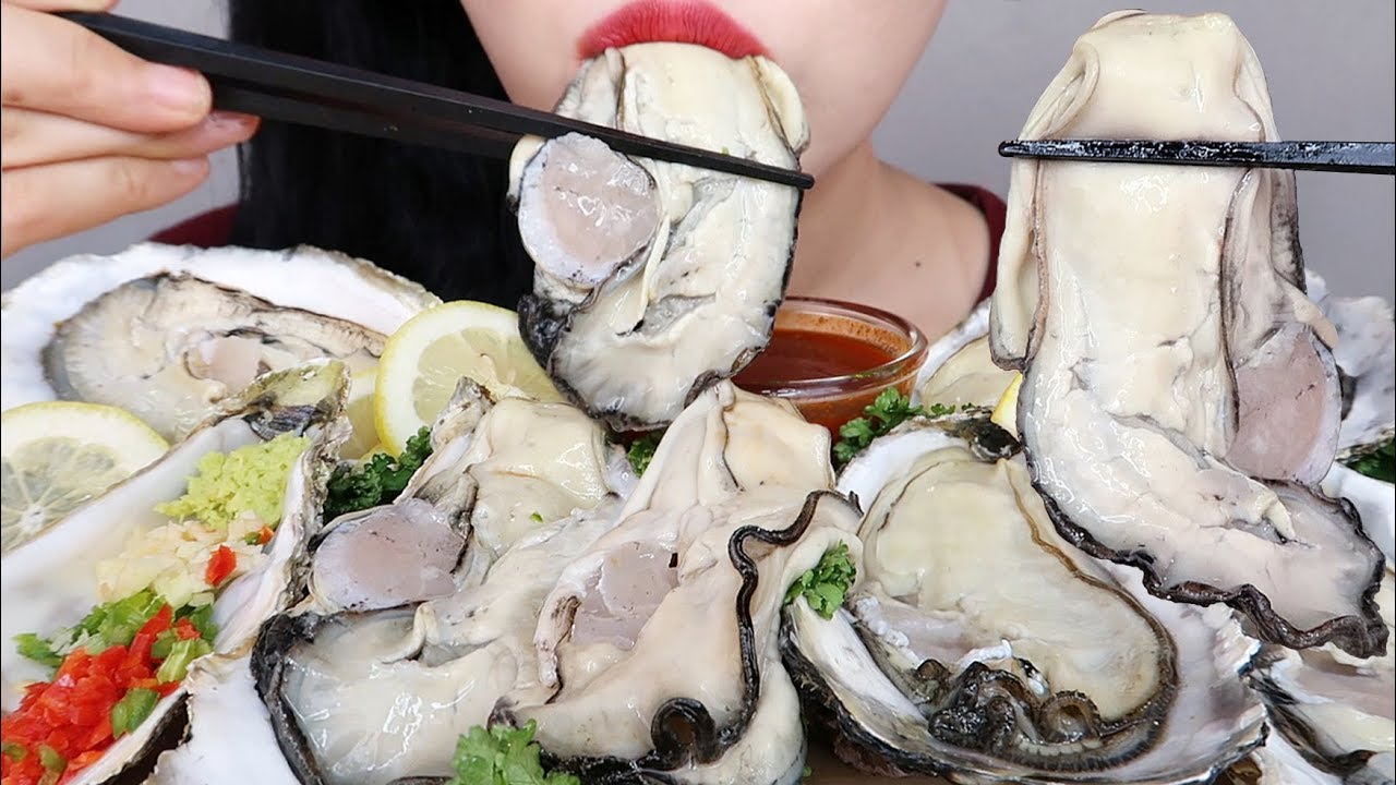 ASMR GIANT RAW OYSTER MUKBANG 대왕 굴 먹방 NO TALKING EATING SOUNDS KOREAN หอยนางรมยักษ์