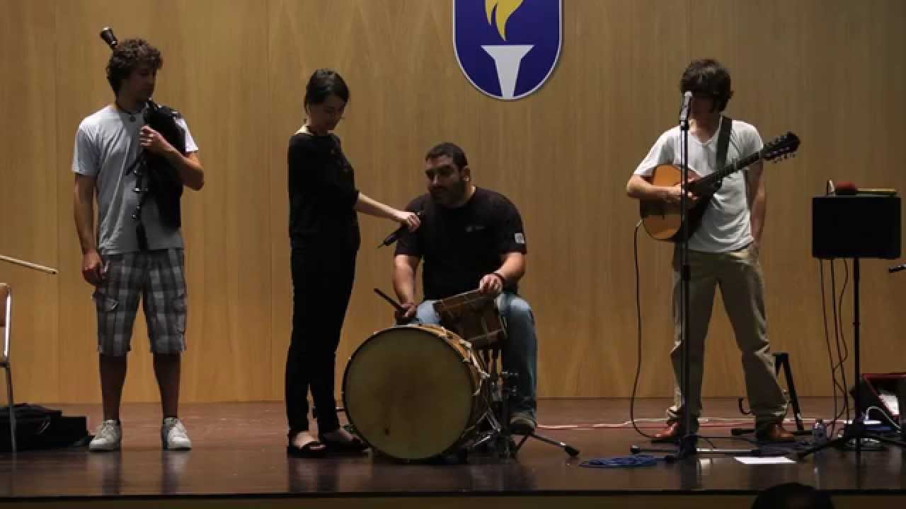 Colexio M. Pelteiro - Concerto Os D'Abaixo