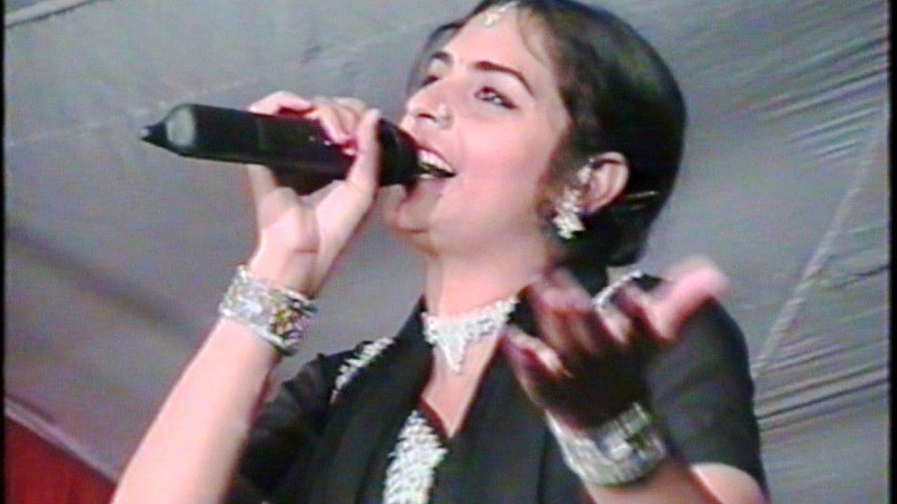 ਮੁਟਿਆਰ ਦੀਵਾਨੀ ਕਰ ਲਈ/ਰਾਖੀ ਹੁੰਦਲ/2001/ਮੇਲਾ -ਬਾਬਾ ਮਾਨ ਸਿੰਘ ਸਪੋਰਟਸ ਕਲੱਬ ਲੰਬੀ ਨੇੜੇ ਬਾਦਲ Mutyar Diwani