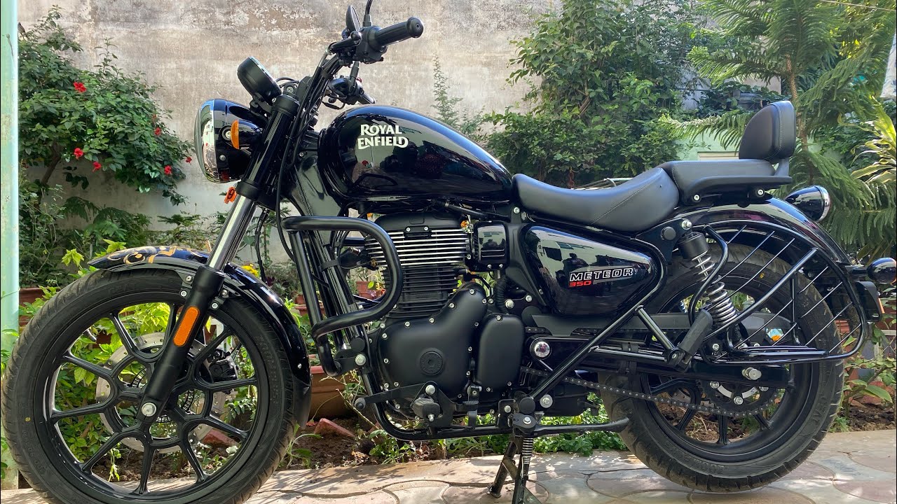 Meteor 350 Fireball Black CS Royal Enfield! My feelings on the bike,store tour,delivery,comparison!