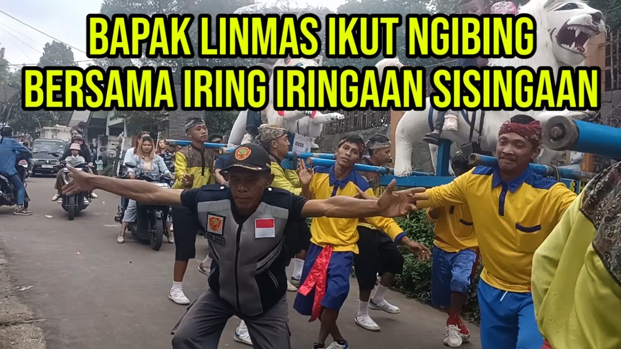bajra shakti | bapak linmas ikut ngibing bersama iring iringan sisingaan lingkung seni benjang