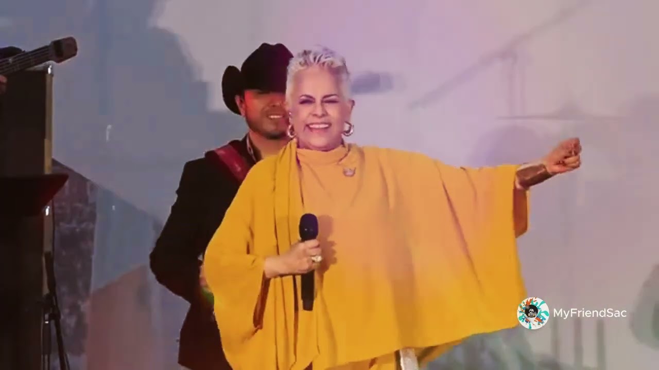 Eugenia León canta LA PALOMA a Claudia Sheinbaum