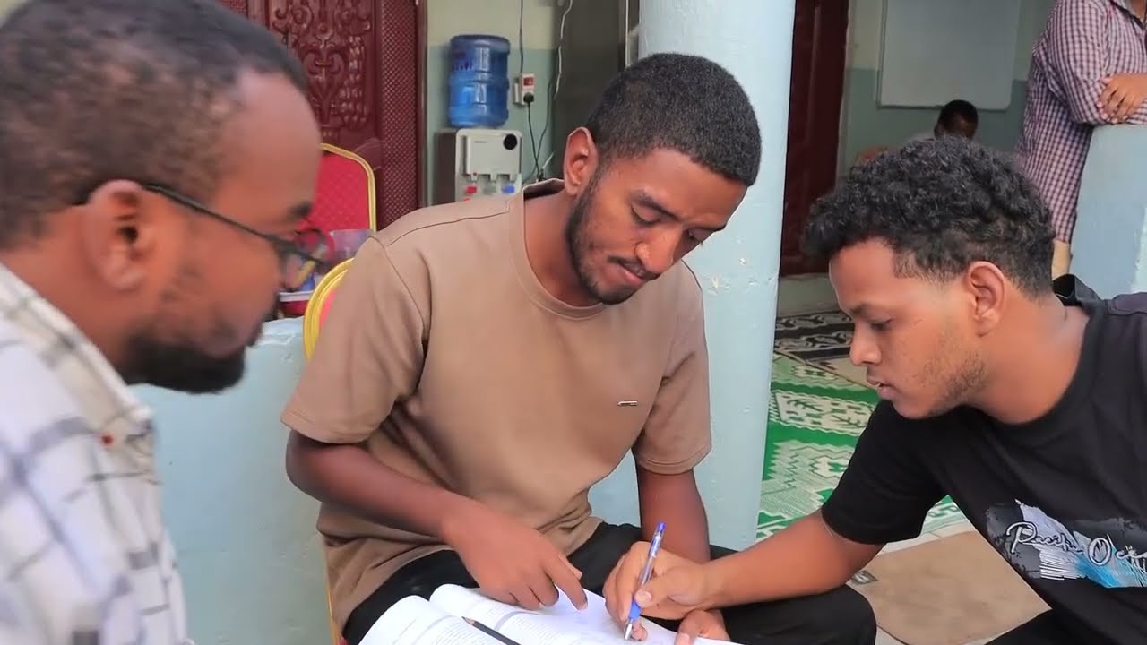 Arday reer Suudaan ah oo Dowlada Soomaaliya ay deeq waxbarasho sisay aya ku nool Muqdisho | Warbixin