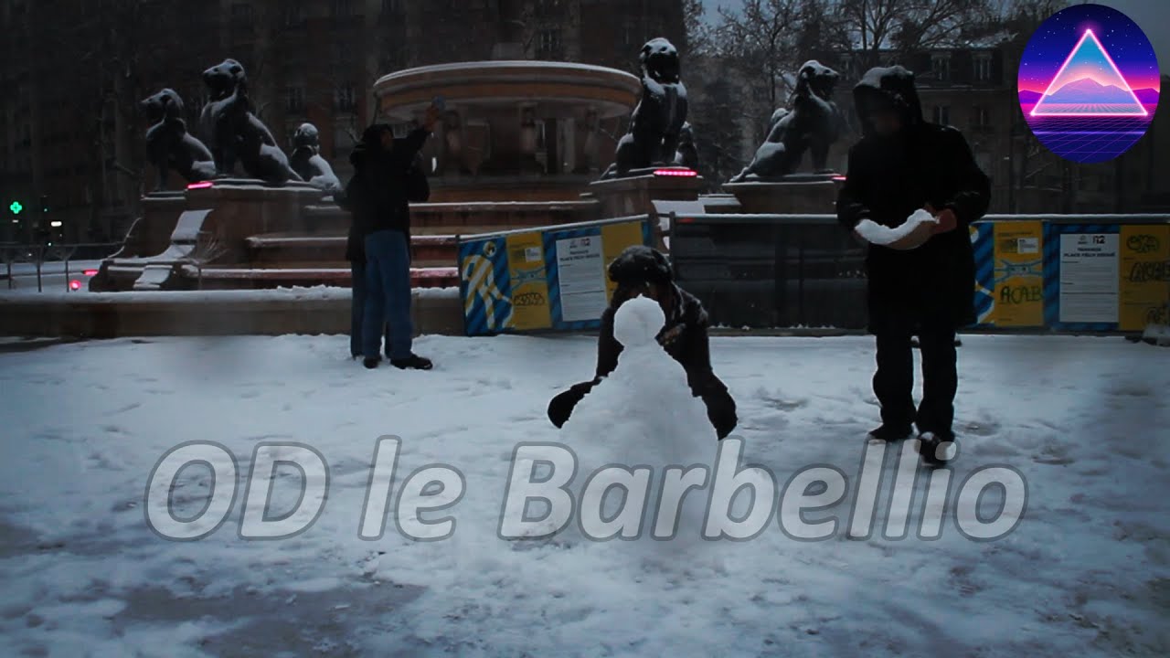 Epoustouflant ! PARIS Inauguration PREMIER BONHOMME de NEIGE ... 05/01/26